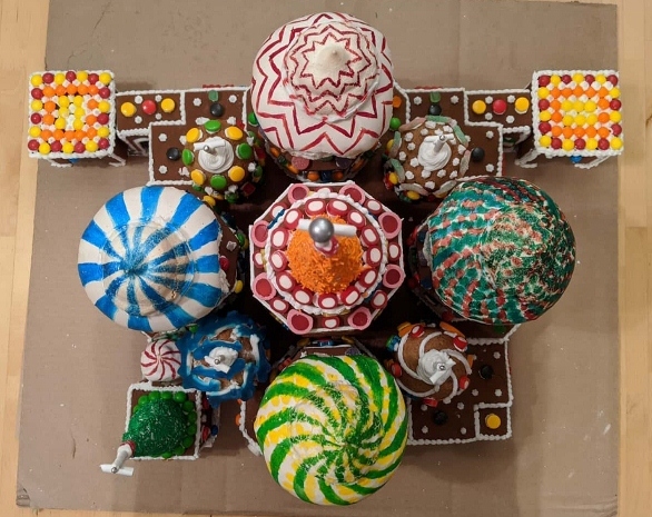 Bird's eye view of the gingerbread structure.